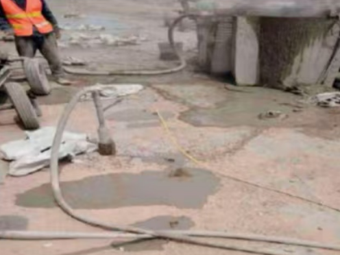 万载水泥混凝土路面板底注浆技术 路面脱空注浆整治方案